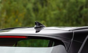 Inilah Fungsi dan Model Antena Belakang Mobil